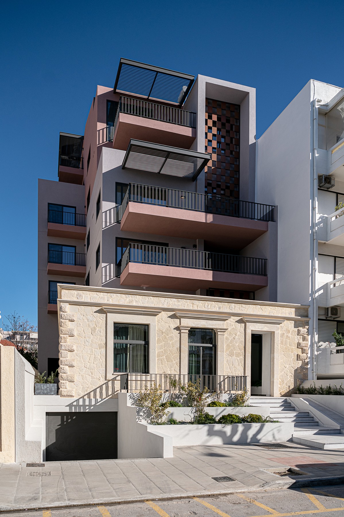 SHADING SYSTEM - GV MOTORISED OR FIXED SUNSHADE - Image 2