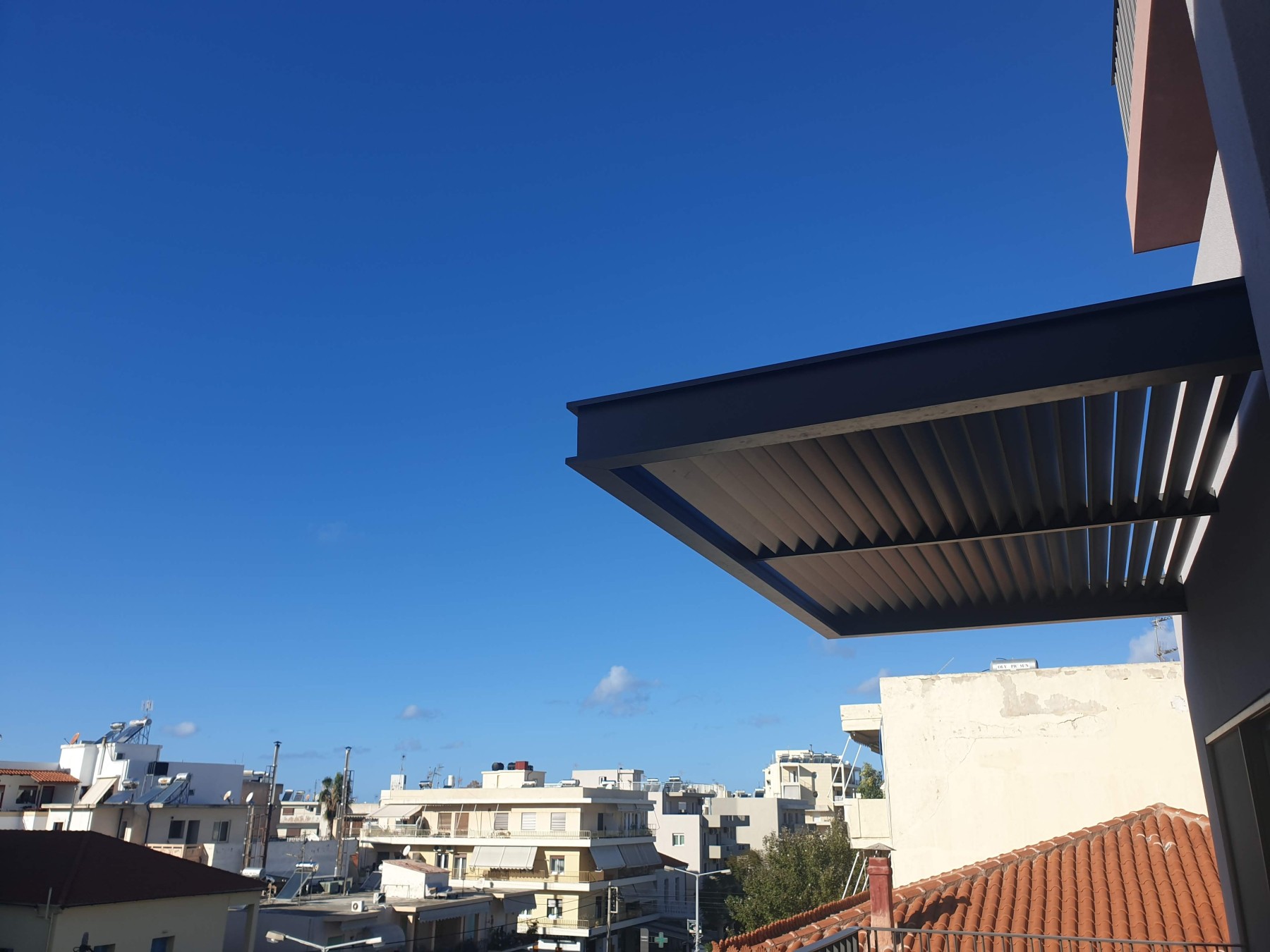 SHADING SYSTEM - GV MOTORISED OR FIXED SUNSHADE - Image 4